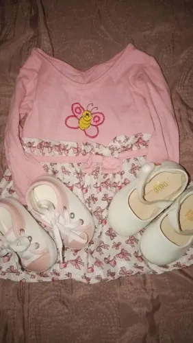 Vestido RN + dois sapatinhos tamanho 17 e 18