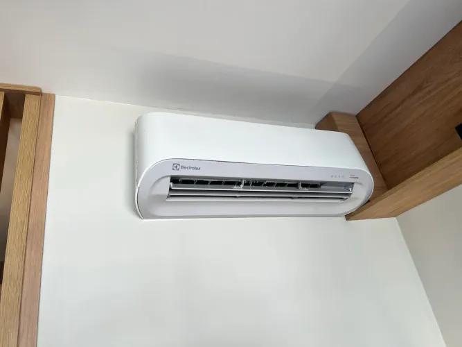 Ar condicionado Electrolux 12.000 btus Quente/Frio (com defeito)