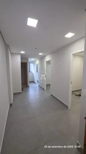 SALA COMERCIAL DENTRO DE PRÉDIO PARA LOCAÇÃO NO CENTRO - JUNDIAÍ/SP.