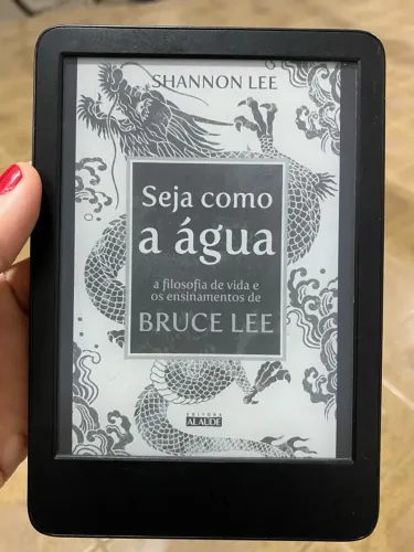 Kindle 11ª geração 16GB com luz embutida, funcionando perfeitamente