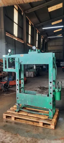 PRENSA HIDRÁULICA 100 ton 15 ton