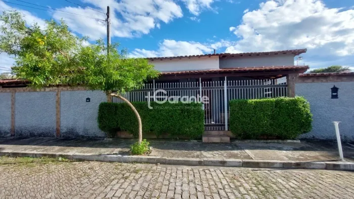 Casa à venda 3 quartos, Regina Célia, Cruzeiro-SP