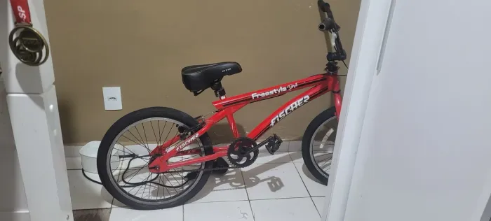 BIKE MUITO BOA LEIA A DESCRIÇÃO!