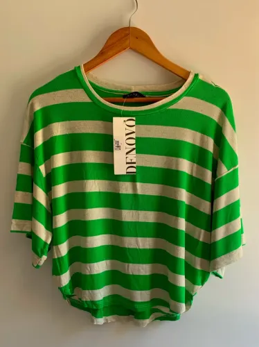 Blusa Listrada Verde Nova com Etiqueta