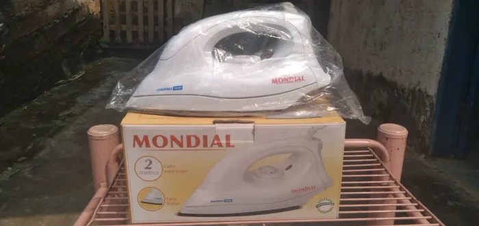 Ferro de passar roupa a seco Mondial