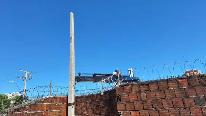 Postes Padrão Energisa Concreto e Galvanizado e Serviços elétricos