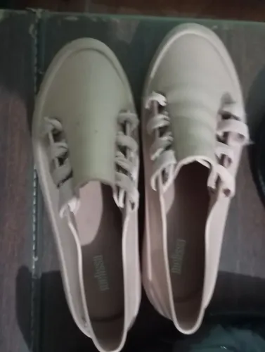 Vendo 2 melissas originais e um Oxford Beira Rio n 36