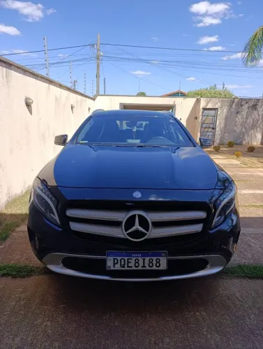 Mercedes-Benz GLA 200 Adv. 1.6/1.6 TB 16V Flex Aut. 2015