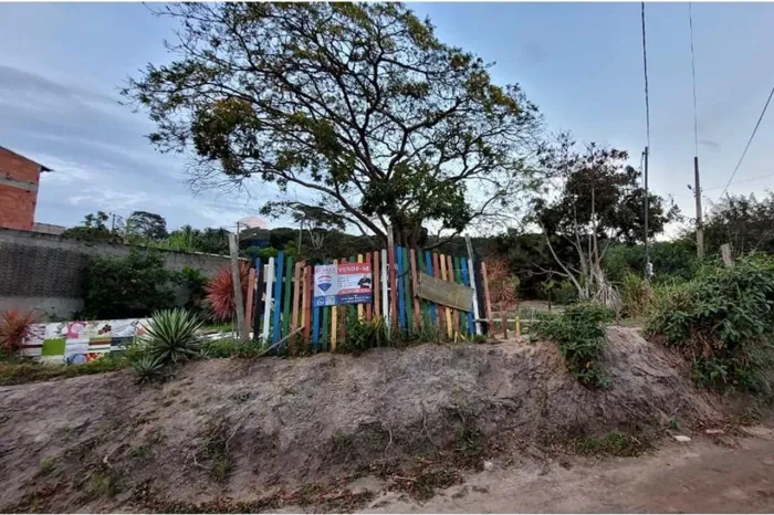 À Venda | Terreno de Esquina na Reserva do Peró com RGI