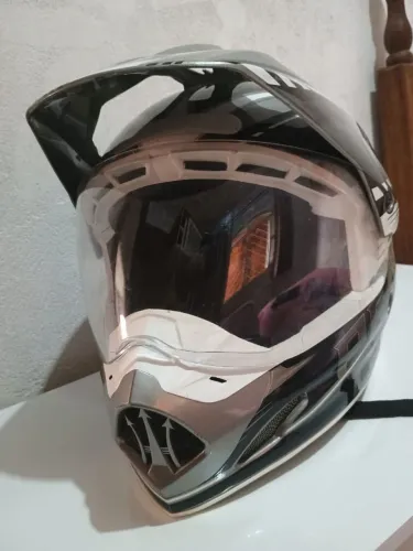 Capacete Pro Tork Th1- Tamanho 60<br><br>Adventure prata e branco aventura tamanho 58