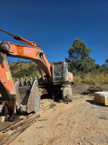 Escavadeira Hitachi 35 toneladas