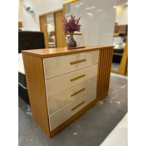 Cômoda Elegante Barcelona Ripada 4 Gavetas