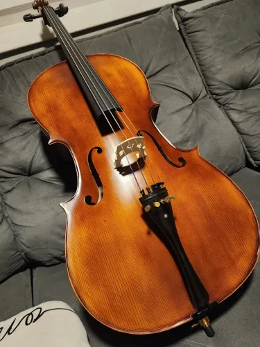 Violoncelo Tokai c400f Madeiras nobres.
