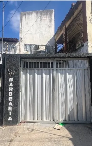 Triplex com Grande Potencial de ponto comercial