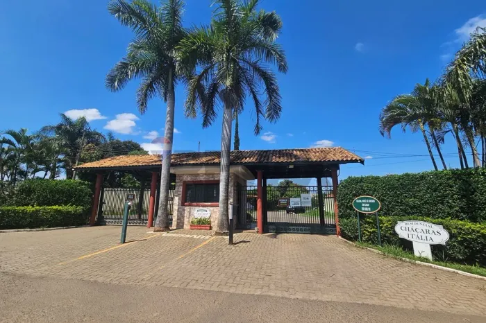 Casa de Campo em Cosmópolis: Conforto e Segurança em Condomínio Fechado