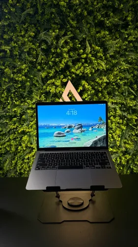 EXCELENTE MACBOOK AIR M1 2020 256GB + GARANTIA