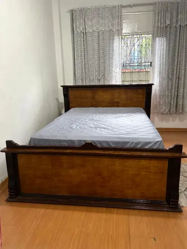 Cama casal Queen size madeira maciça S/ colchão