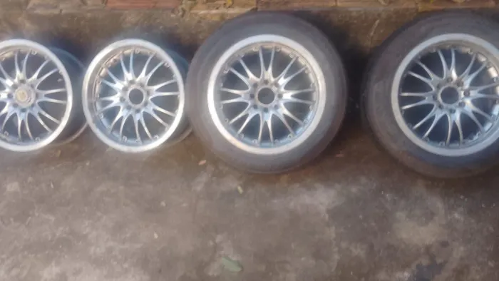 Rodas aro 15 multifuros