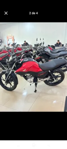 Moto 0km, não rodou quase nada 