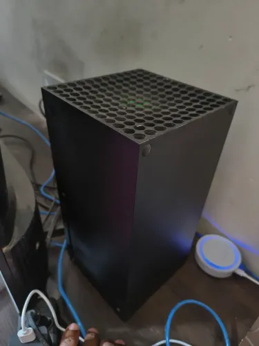 Xbox séries x 1 TB pouco uso garantia extendida ainda ativa