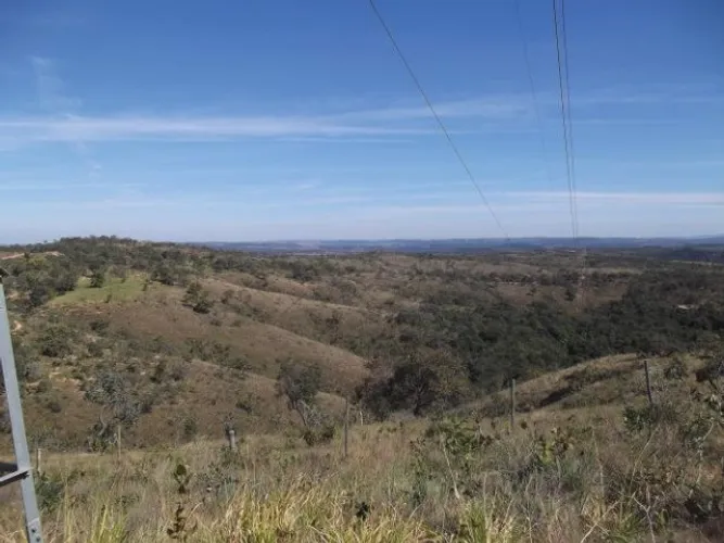 Fazenda sem sede de 82ha,nascente e córrego nos fundos,Jaboticatubas(Temos varias opções)