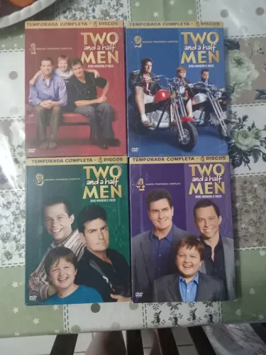 Dois Homens e Meio 1° à 4° temporadas.