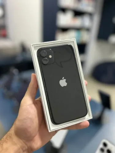 Vendo IPhone 11 64GB Preto Saúde de bateria 74% Semi novo | Loja Fisica |