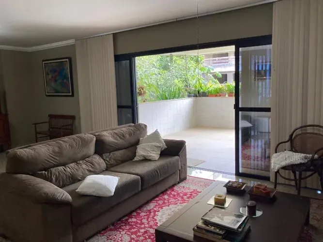Hoomes imoveis vende excelente apto no Recreio dos Bandeirantes com varanda