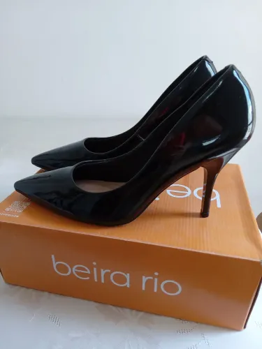 Salto alto Beira Rio verniz Premium 