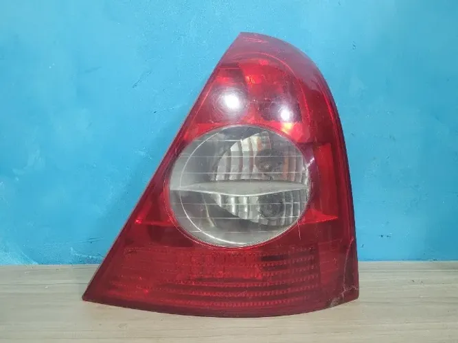 Lanterna Direita Renault Clio 2004 a 2010 37357363