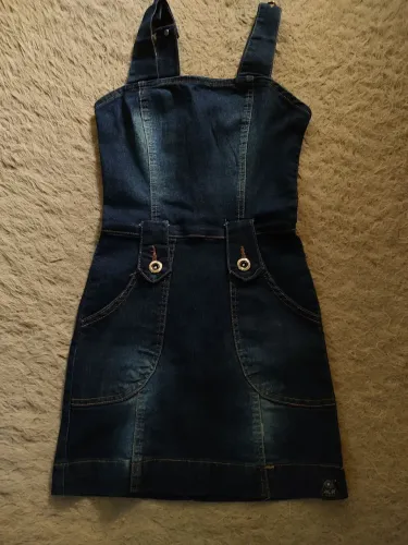 Vestido Jeans com Alças Reguláveis.