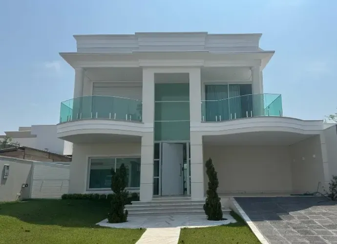 Casa de Luxo Estilo Neoclássico no Condomínio Ecoville-5 suites, piscina aquecida...
