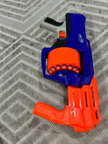 Nerf Surgefire -  Arma de brinquedo