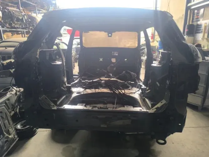 Traseira Baixa Range Rover Evoque 2011 nosso corte padrão