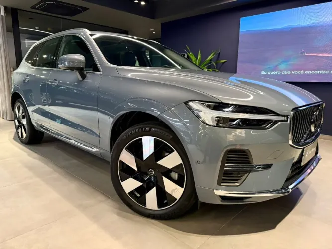 Volvo XC-60 T-8 Ultimate 2.0 AWD (híbrido) 2024