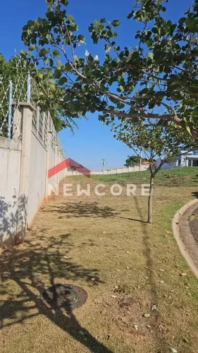 Lote em condomínio em Avenida Romulo Lupo - Parque Laranjeiras - Araraquara/SP