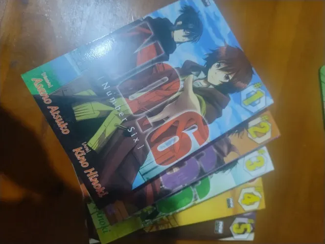 Number 6 (Six) - Mangás 1 a 5 - Excelente estado 