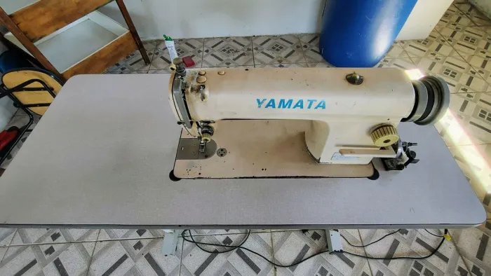 Máquina costura industrial YAMATA - FY8500