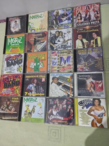 Coleção de CDs vários gêneros