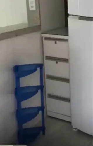 Prateleira de plástico azul