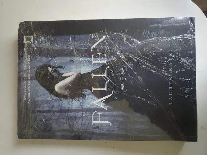 Livro Fallen - Lauren Kate