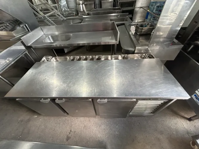 Bancada Refrigerada Condimentadora C/Rodinhas 