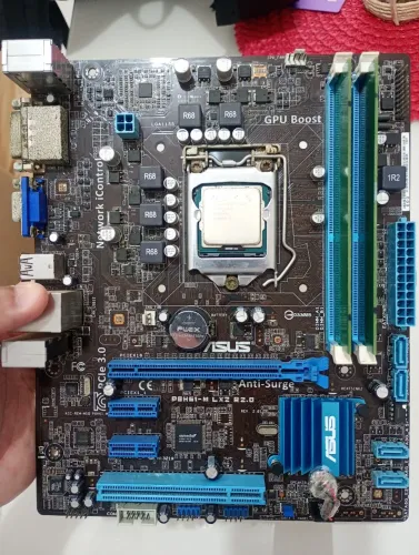 Placa mãe Asus h61 M cm i5 3330 + Memória RAM 2x4=8gb 