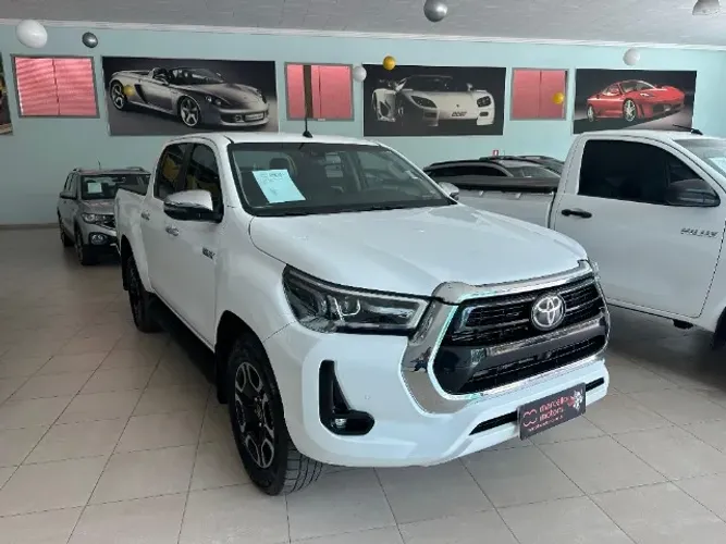 Toyota Hilux CD SRX 4X4 2.8 TDI 16V Diesel Aut. 2023