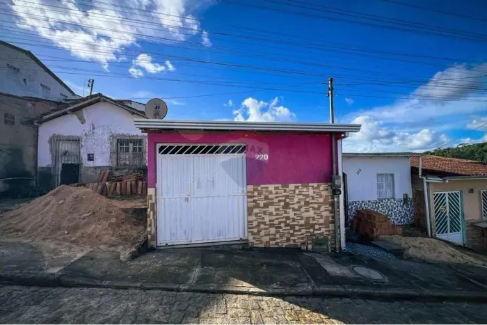 CASA COM GARAGEM NO BAIRRO MOROTINHO