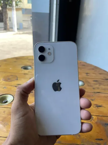 iPhone 12 branco