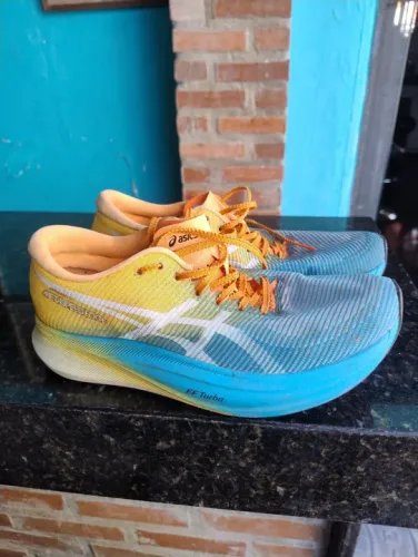 Asics Meta Speed Edge carbono 39