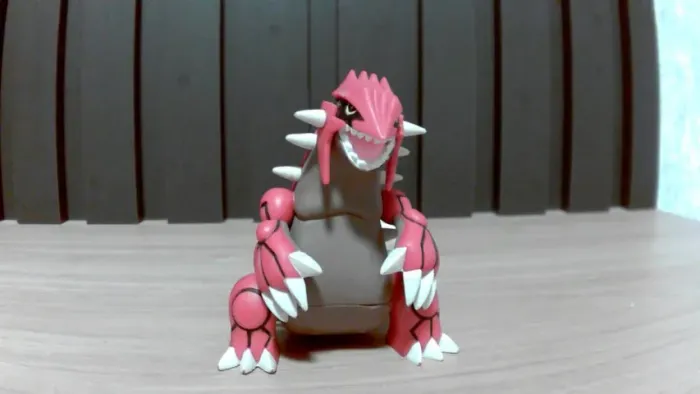 Groudon Pokémon Boneco