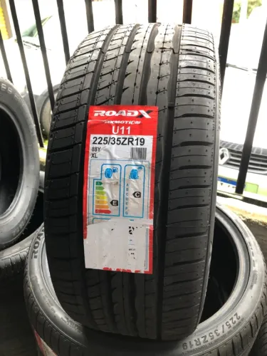 Pneus 225/35-19 Roadx novos