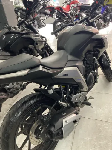 IMPERDÍVEL! FZR25 250cc 21/2022 COM BAIXO KM